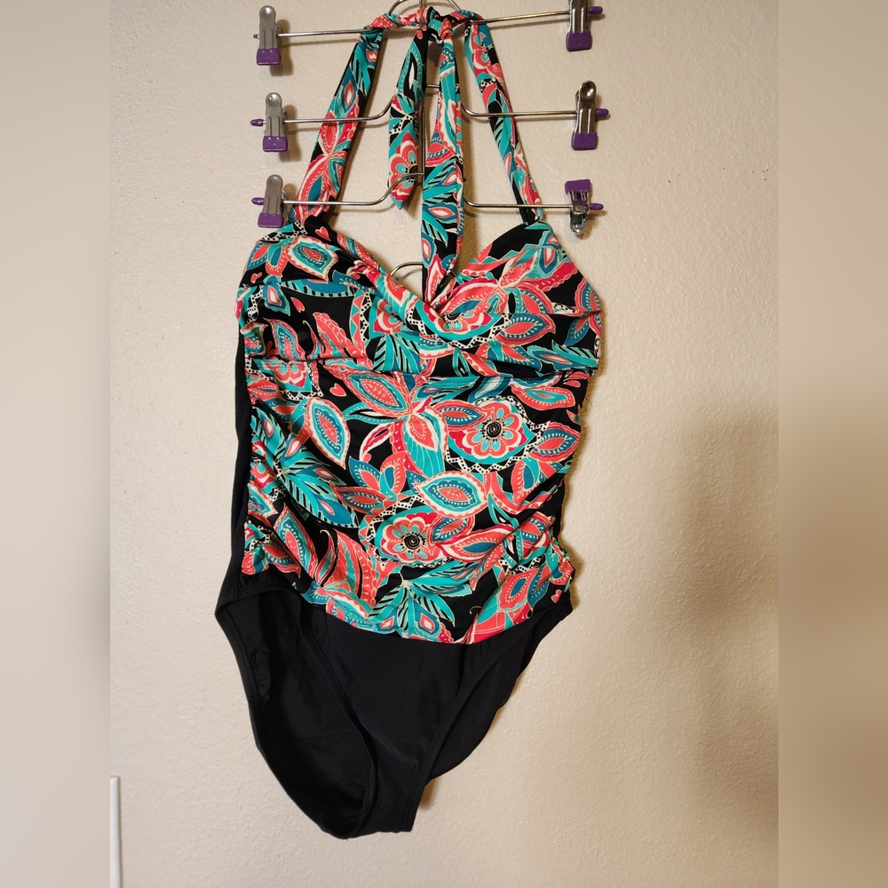 Aqua Green Swimwear, Women's Size Large Halter style one piece swimsuit